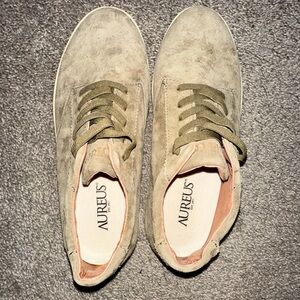 ⚡️suade Aureus insignia low casual shoes, size 7.5⚡️